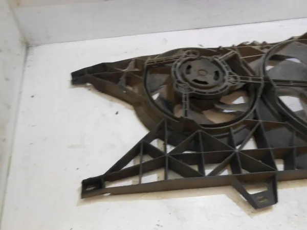 Renault Trafic II Radiatorventilator Behuizing OEM 1831484016 image 8