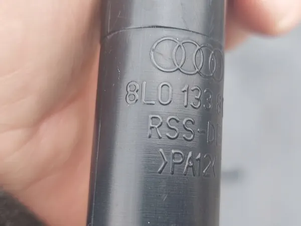 Audi A3 8L Ventilationsslang 8L0133817 OEM image 5