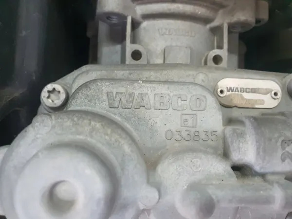 Soupape EBS OEM 033835 pour Iveco Stralis - Occasion image 3
