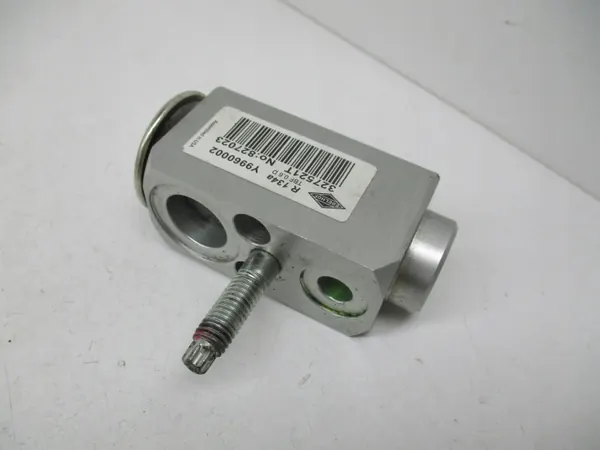 Fiat 500E 13-19 Laajennusventtiili OEM Y9660002 327521T image 2