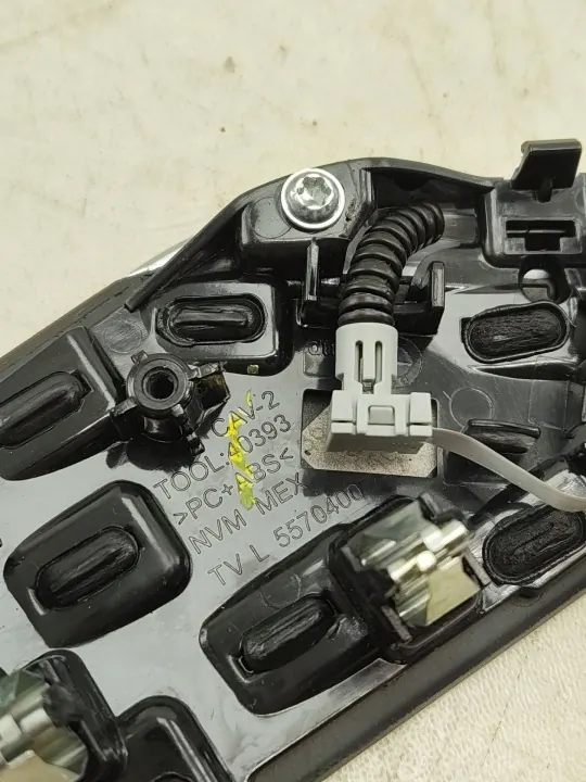 BMW X5 G05 Achterdeurbekleding OEM 5570400 Gebruikt image 4
