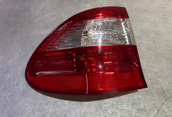 Linker Achterlicht Mercedes W211 Avantgarde A2118201564 image 3