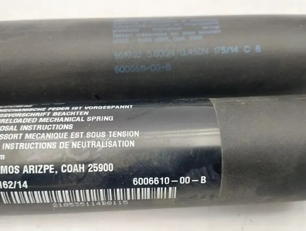 Tesla bagagelucksaktuator OEM 600661000B höger sida image 5