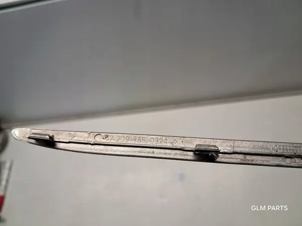 Mercedes CLK W209 Moldura Esquerda do Para-choque Dianteiro A2098850321 image 9