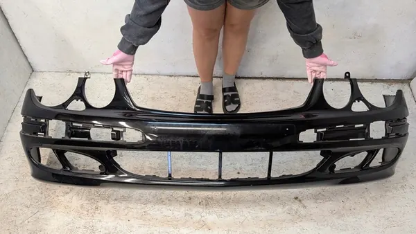 MERCEDES E KLASA A211 W211 02-06 VOORBUMPER A2118800040 image 2