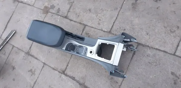 Mittkonsol armstöd Ford Focus MK2 Lift OEM image 3