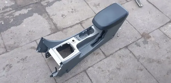Mittkonsol armstöd Ford Focus MK2 Lift OEM image 4
