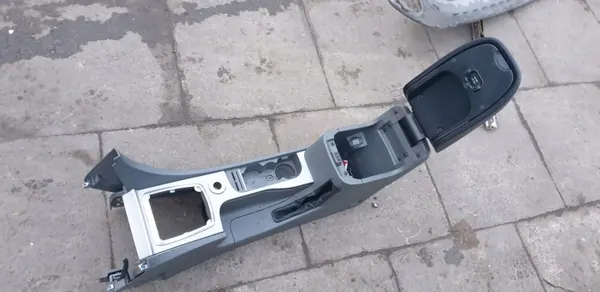 Mittkonsol armstöd Ford Focus MK2 Lift OEM image 5