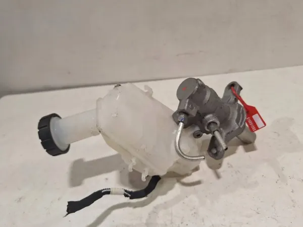Pompe de réservoir de liquide de frein OEM 460912496R Renault image 4
