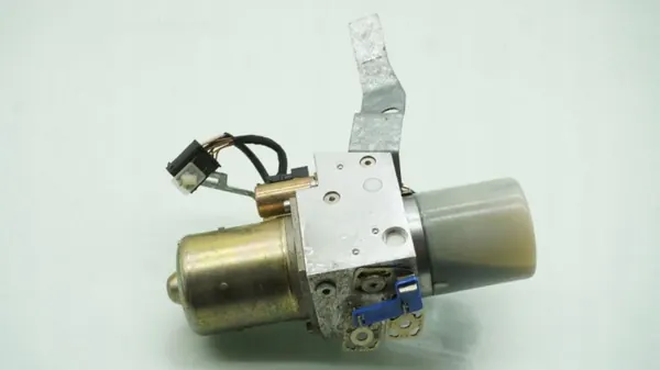 Gebruikte Mercedes-Benz dakpomp OEM A1708000030 image 4