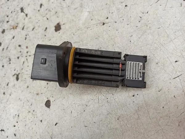 Masseluftsensor Pierburg 7.22684.14.0 image 8