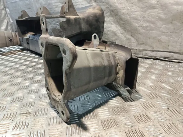 Etupuskurin palkki OEM BELKA ZDERZAKA Volvo V50 image 6