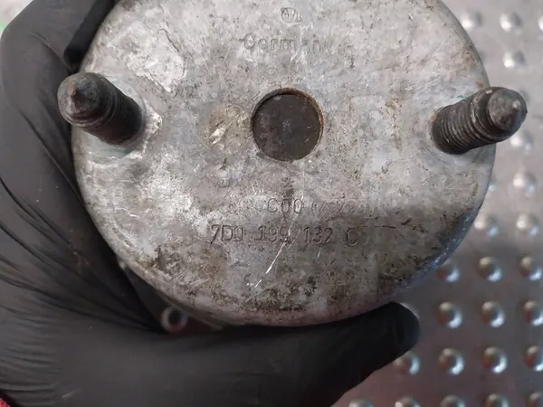 Soporte de motor VW T4 1.9D/TD, OEM 701199132C image 4