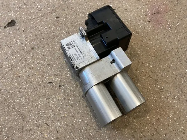 Conduit de valve climatisation OEM 4KE820339E Audi E-Tron 55 image 10