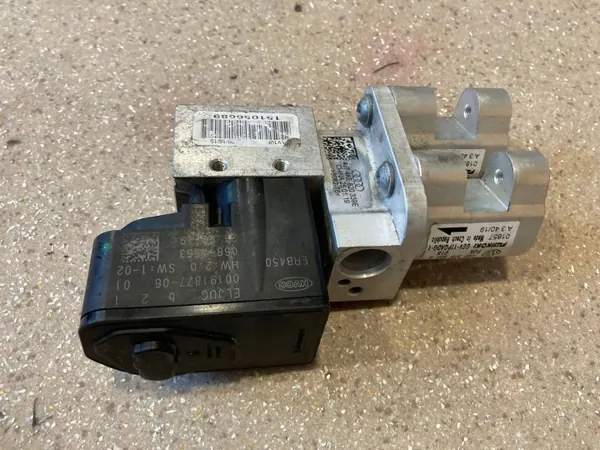 Conduit de valve climatisation OEM 4KE820339E Audi E-Tron 55 image 3