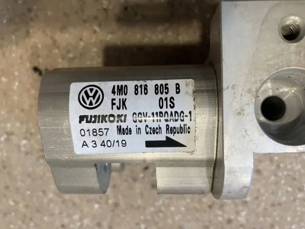 Conduit de valve climatisation OEM 4KE820339E Audi E-Tron 55 image 4