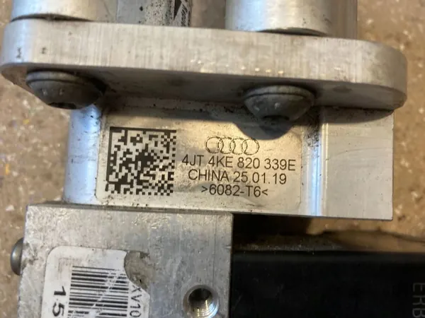 Conduit de valve climatisation OEM 4KE820339E Audi E-Tron 55 image 8