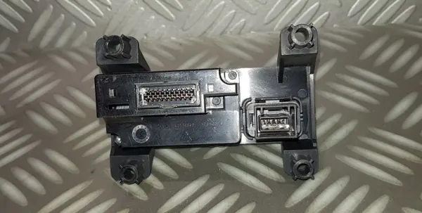 Interface USB/iPod OEM CK52-19C166-AA pour Range Rover image 3