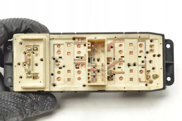 SSANGYONG REXTON RAAM SCHAKELAAR PANEL 202006278 image 8