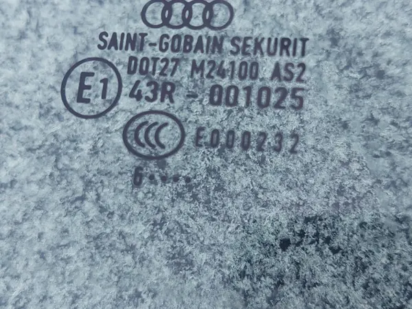 Vitre Avant Droite OEM 8P4845202A Audi A3 8P image 3