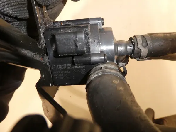 Vesipumppu BMW 1 F20 11517629917-01 image 6