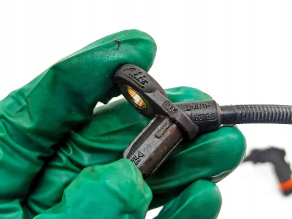 Mercedes-Benz R W251 2008 ABS Sensors A2519055700 image 9