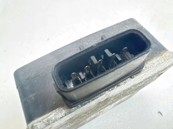 Mazda 626 1998 Module d'injecteur image 4