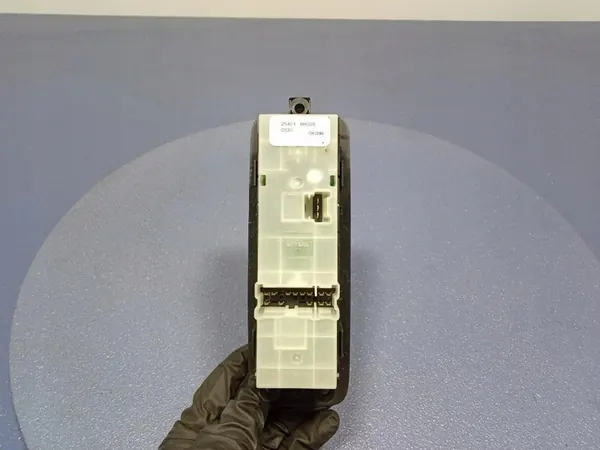 NISSAN QASHQAI I J10 Fenster Schalter 25401BR00B image 5