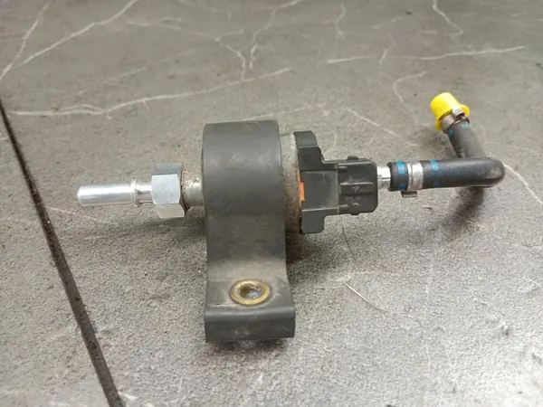 Webasto polttoainepumppu OEM 22451703 Mercedes Sprinterille image 2