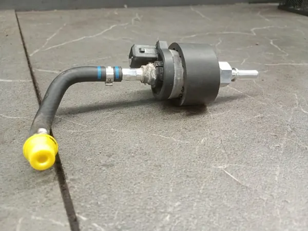 Webasto polttoainepumppu OEM 22451703 Mercedes Sprinterille image 3