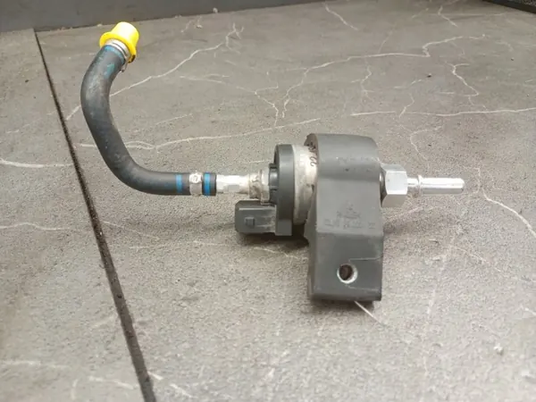 Webasto polttoainepumppu OEM 22451703 Mercedes Sprinterille image 4