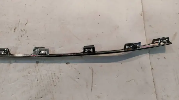 Faixa cromada de para-choque dianteiro Mercedes C-Class W206 A2068856203 image 10
