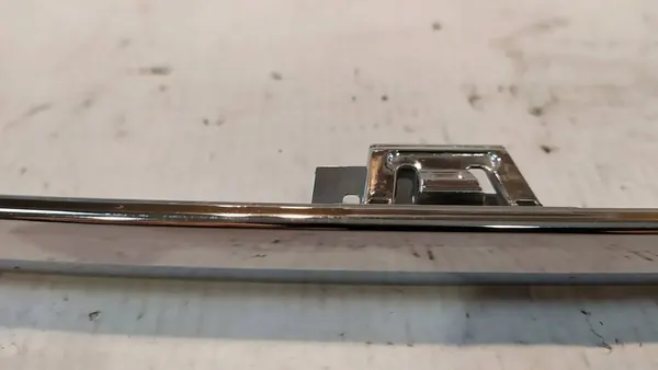 Faixa cromada de para-choque dianteiro Mercedes C-Class W206 A2068856203 image 4