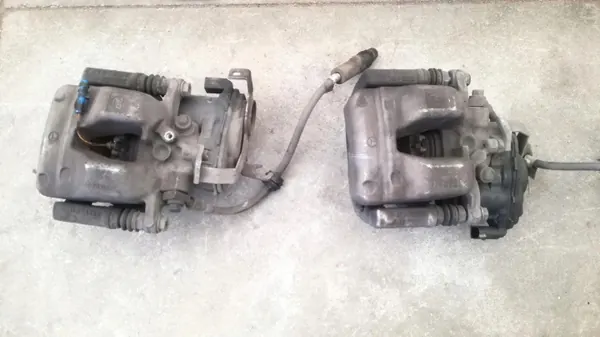 Remklauw Schijven Blokken Mercedes W223 OEM A2234214200 image 4