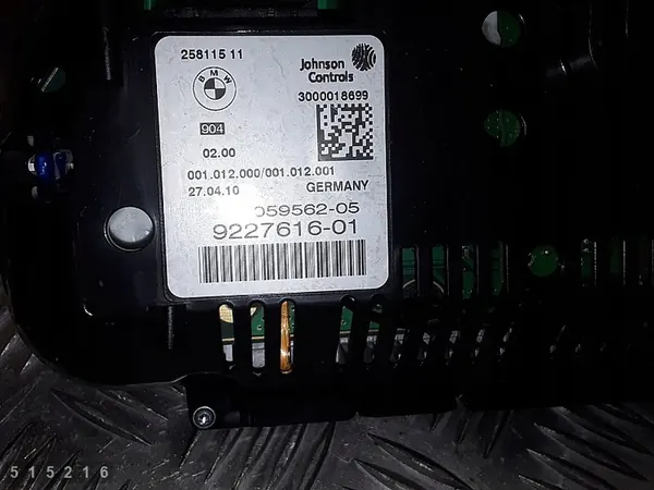 2010 BMW 5 Series F10 Speedometer 3000 Diesel OEM 922761601 image 6