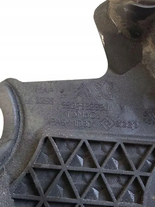Jakohihnakansi OEM 9802982680 Peugeot Boxerille image 4
