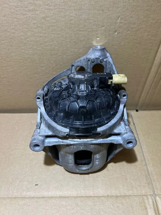 AUDI Q5 2.0 TFSI Moottorituki 4M0199372B image 3