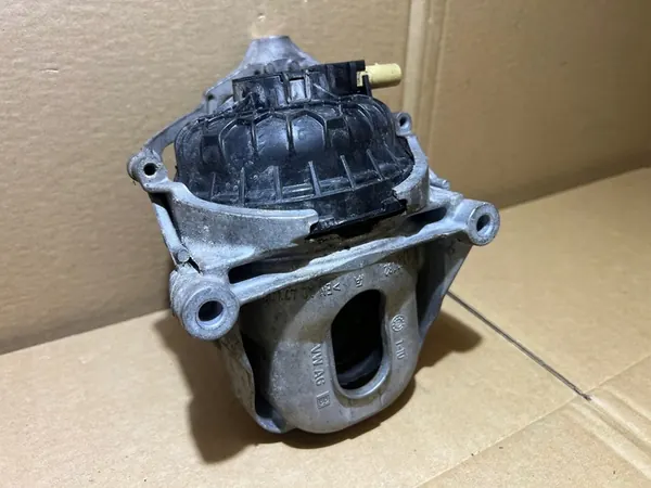 AUDI Q5 2.0 TFSI Moottorituki 4M0199372B image 4