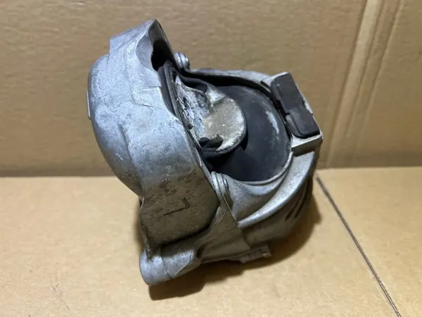 AUDI Q5 2.0 TFSI Moottorituki 4M0199372B image 7