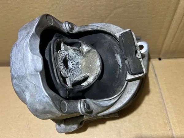 AUDI Q5 2.0 TFSI Moottorituki 4M0199372B image 8