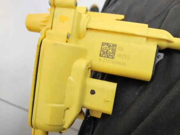 Dörrlås Höger Bak Mercedes E-Klass W213 AMG image 10