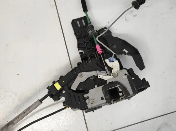 Dörrlås Höger Bak Mercedes E-Klass W213 AMG image 8