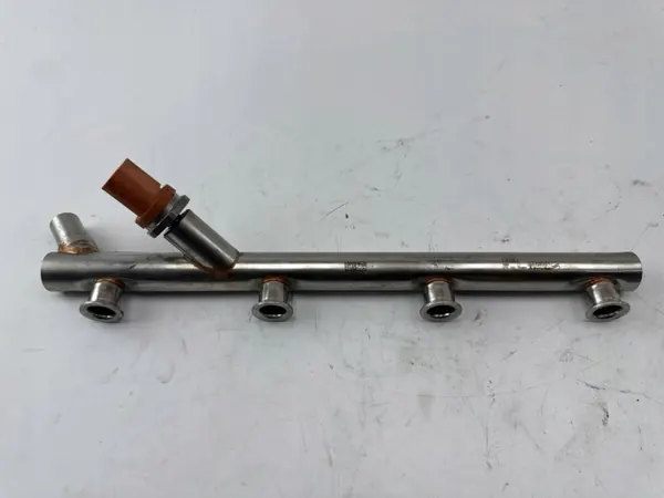Kraftstoffverteiler OEM 079133316BM für Audi RS6 C7 2016 image 2