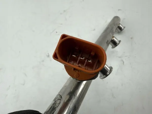 Kraftstoffverteiler OEM 079133316BM für Audi RS6 C7 2016 image 4