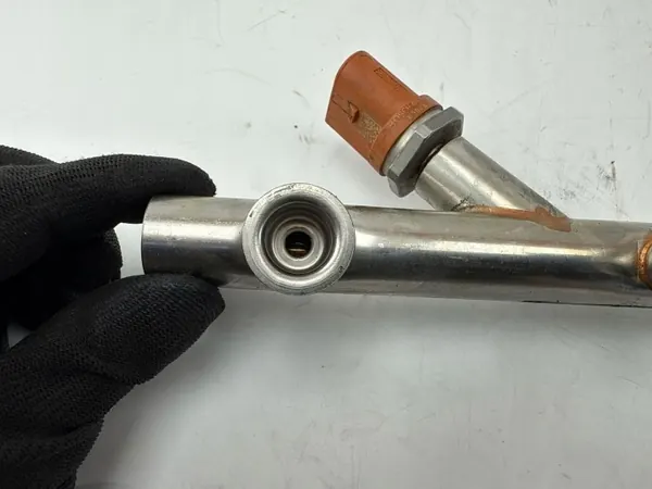 Kraftstoffverteiler OEM 079133316BM für Audi RS6 C7 2016 image 5