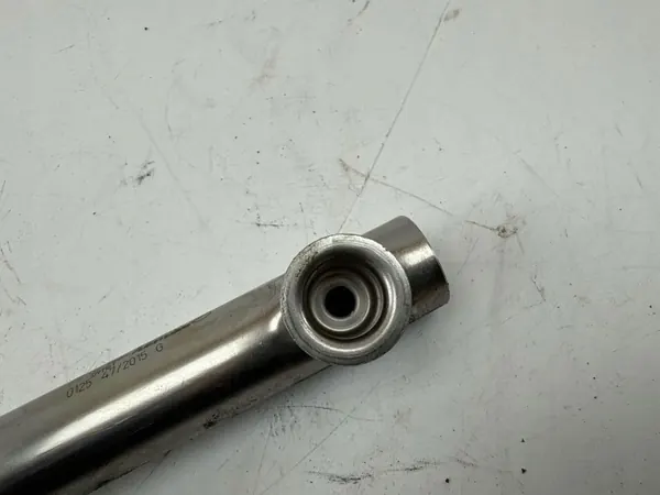 Kraftstoffverteiler OEM 079133316BM für Audi RS6 C7 2016 image 8