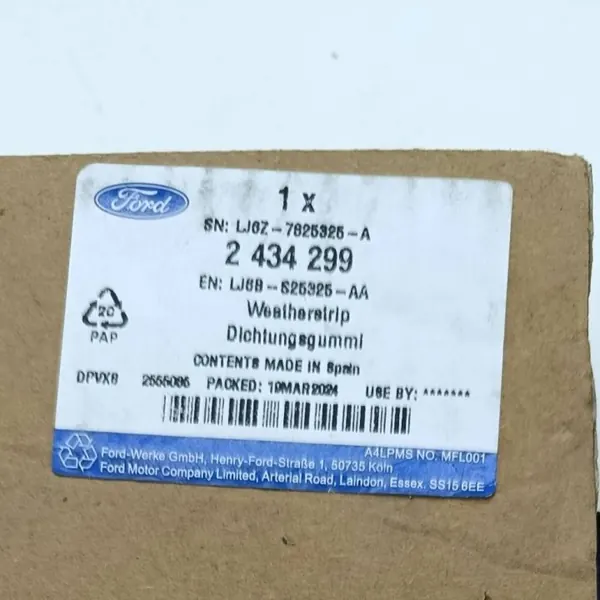 FORD KUGA III Deurrubber links achter OEM 2434299 image 3