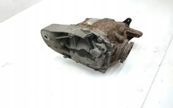 BMW X1 E84 Bakaxel differential OEM 7566185 Utväxling 3.23 image 4