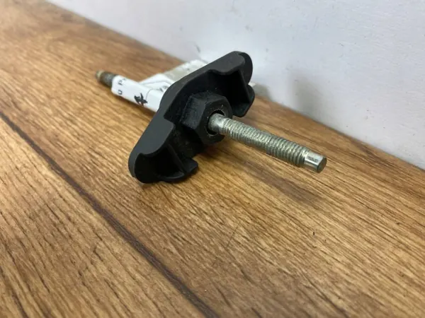 Tornillo rueda de repuesto OEM SRUBAZAPAS Ford Mustang VII image 3