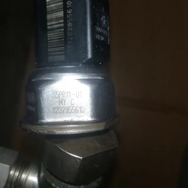 BMW OE 7537319-05 Brandstofdruksensor image 4